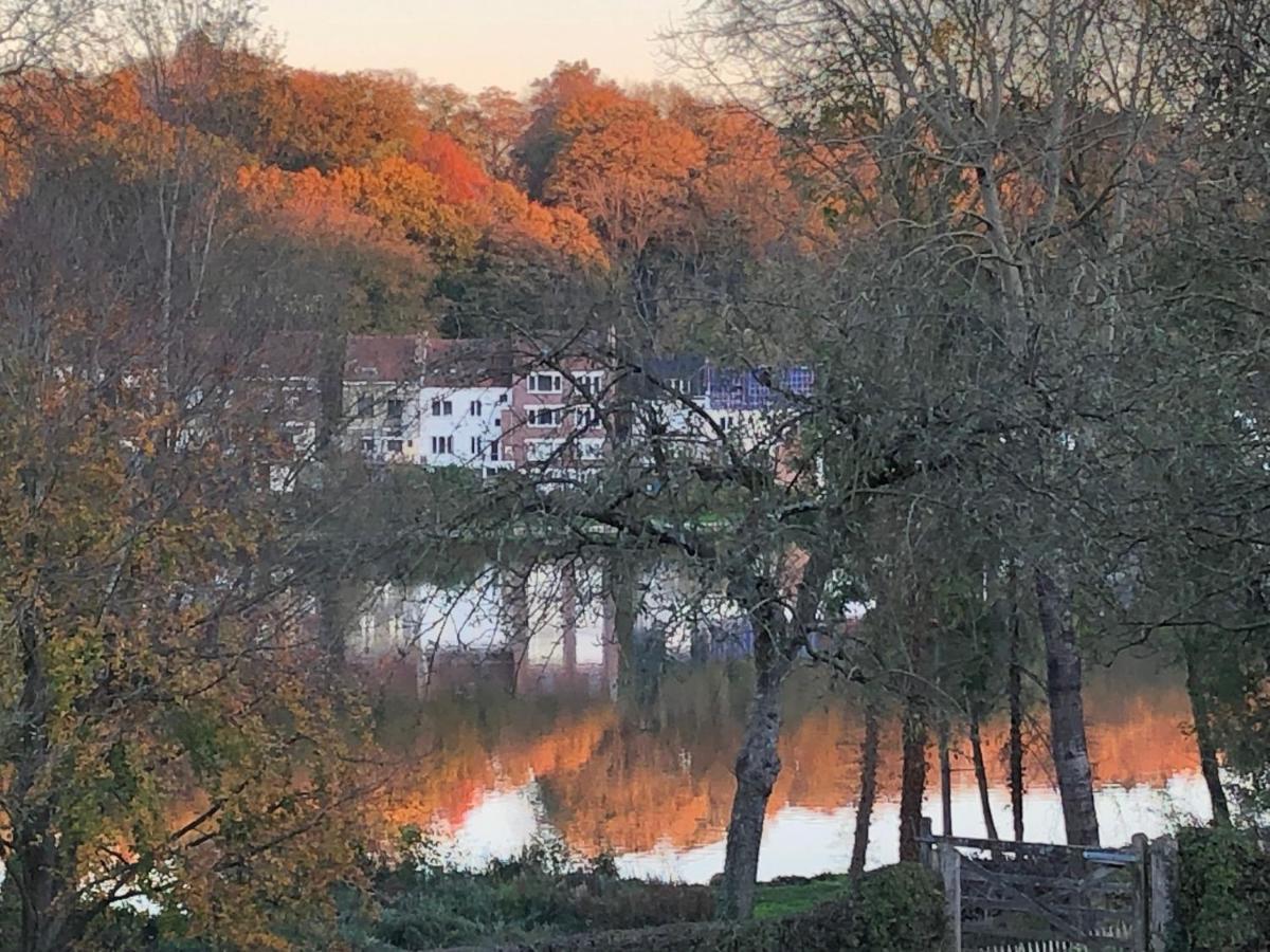 ラ・ウルプ Le Jardin Des Sources Bed & Breakfast エクステリア 写真