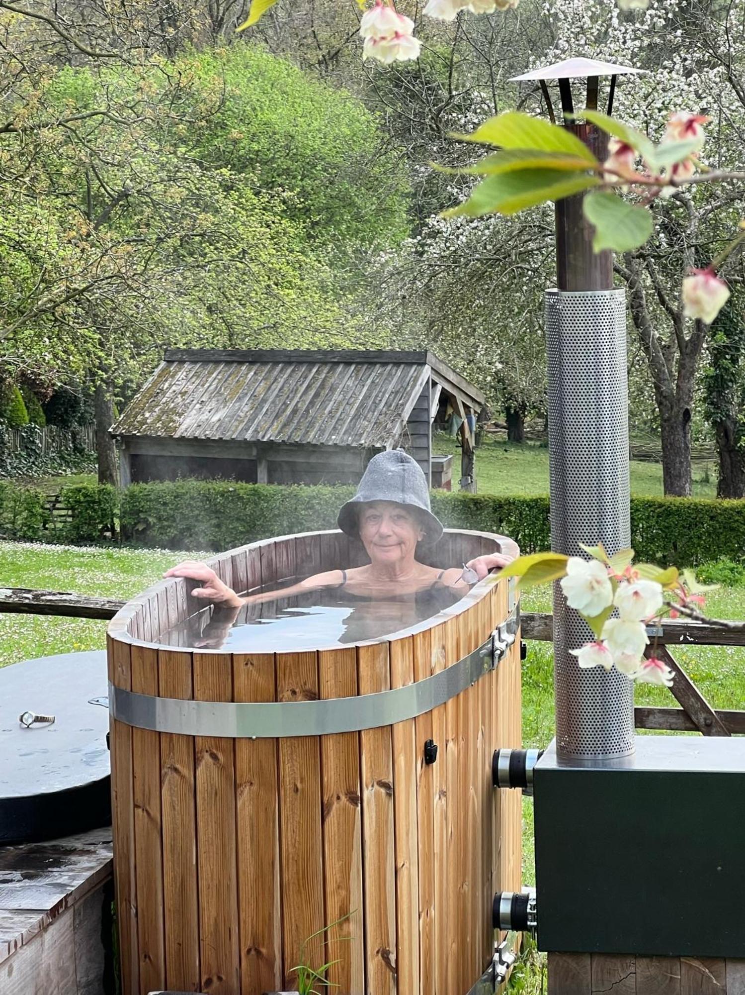 ラ・ウルプ Le Jardin Des Sources Bed & Breakfast エクステリア 写真